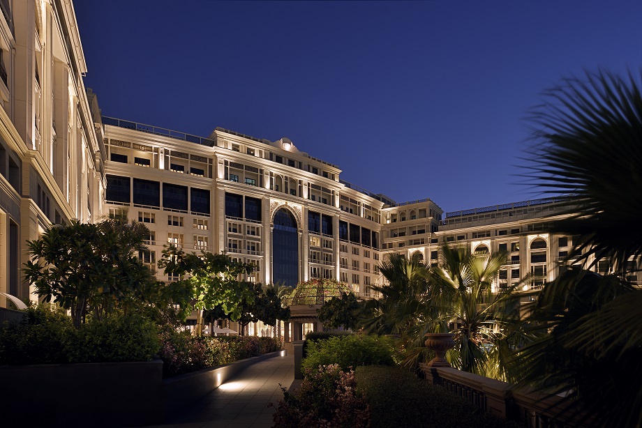 Palazzo Versace Dubai launches Arabesque at Giardino